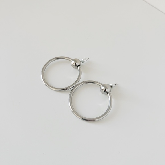 Silver 90’s Style Hoop Earrings - Picture 1 of 4